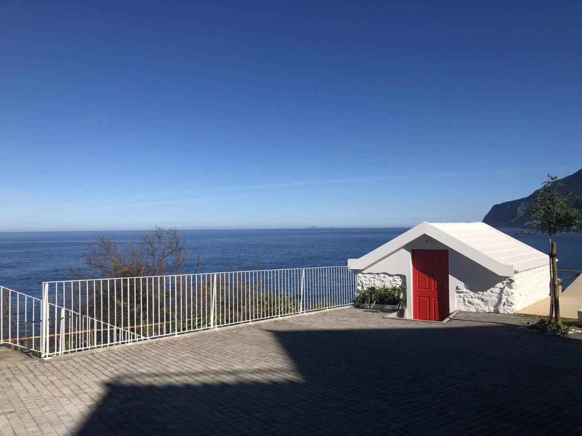Вилла Casa Del Mar- Wonderfull Sea Views & Swimming Pool Понта-Делгада Экстерьер фото